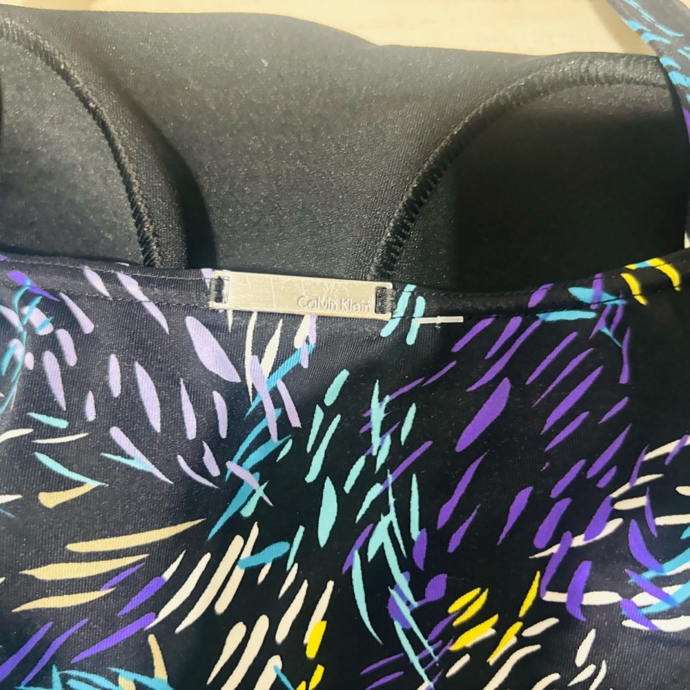 ❤️Calvin Klein Geometric One Piece Swimsuit-Sz M (8-10) - Picture 4 of 5